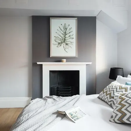 The Riverside Retreat - Modern & Stylish 1bdr In The Old City * ブリストル